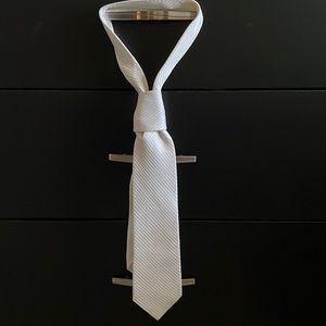 Croft & Barrow Tie.  White